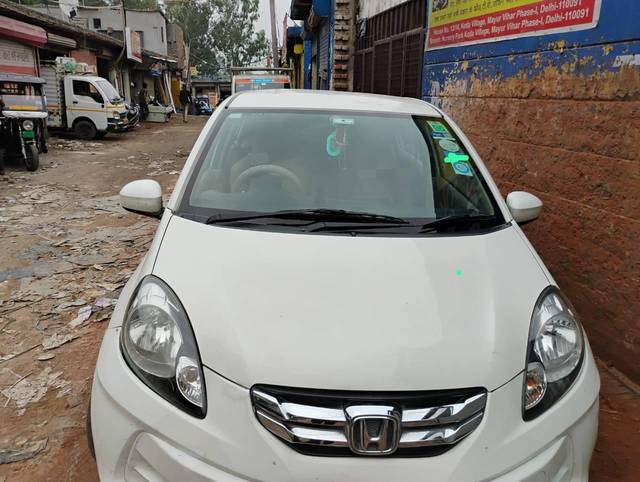 https://images10.gaadi.com/usedcar_image/4614775/original/processed_23050bca-0d73-444a-8963-f53f542e9128.jpg?imwidth=6400