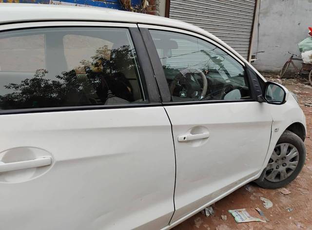 https://images10.gaadi.com/usedcar_image/4614775/original/processed_ba70b1a7-6d0d-457b-b7c8-7fd9f6839d7f.jpg?imwidth=6401