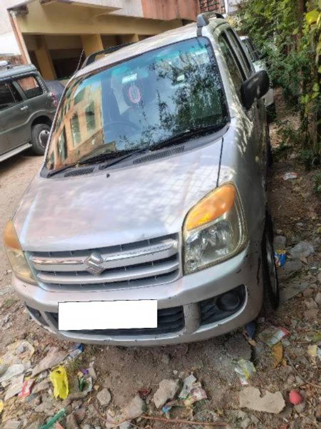 https://images10.gaadi.com/usedcar_image/4614790/original/processed_7df9c7e1-cfb2-4e1a-8d71-556f6e97590a.jpg?imwidth=6401