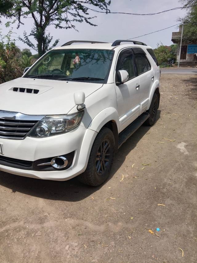 https://images10.gaadi.com/usedcar_image/4614796/original/f9367eb3cb149b1bc9196c6b616205b3.jpeg?imwidth=6401