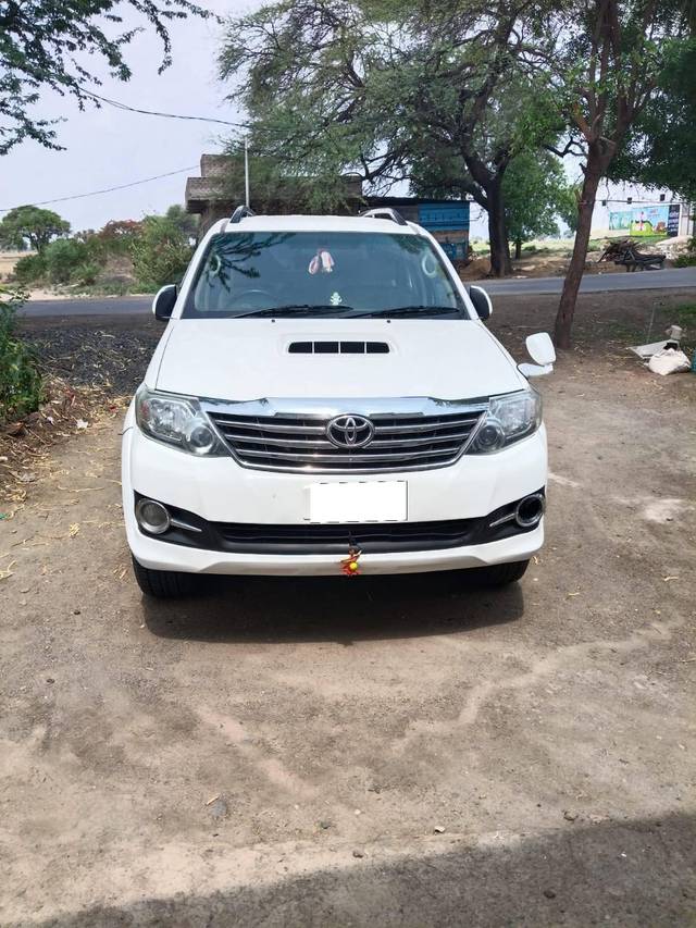 https://images10.gaadi.com/usedcar_image/4614796/original/processed_84540733558fc8eb2d7ed3dc0ad62f3b.jpeg?imwidth=6402