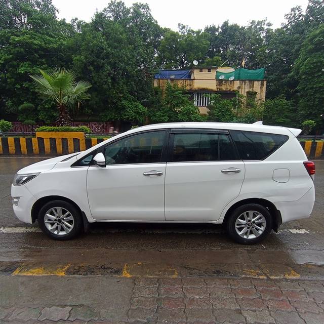 https://images10.gaadi.com/usedcar_image/4614797/original/392241e8a3c332848457ca4f263967a4.jpeg?imwidth=6400
