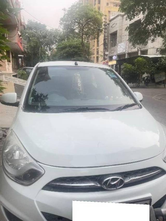 https://images10.gaadi.com/usedcar_image/4614799/original/processed_d1bf02fd-a222-4a4b-b913-9a19300e55a8.jpeg?imwidth=6400