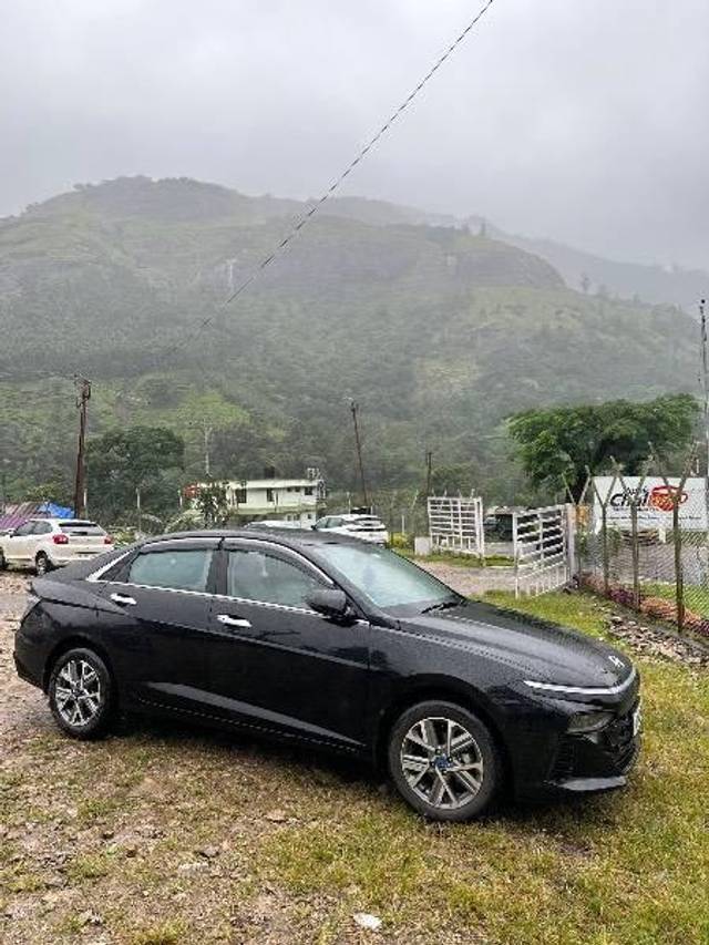 https://images10.gaadi.com/usedcar_image/4614810/original/processed_942d0acf-a3b7-4304-9ea6-687eb35cb44e.jpeg?imwidth=6400