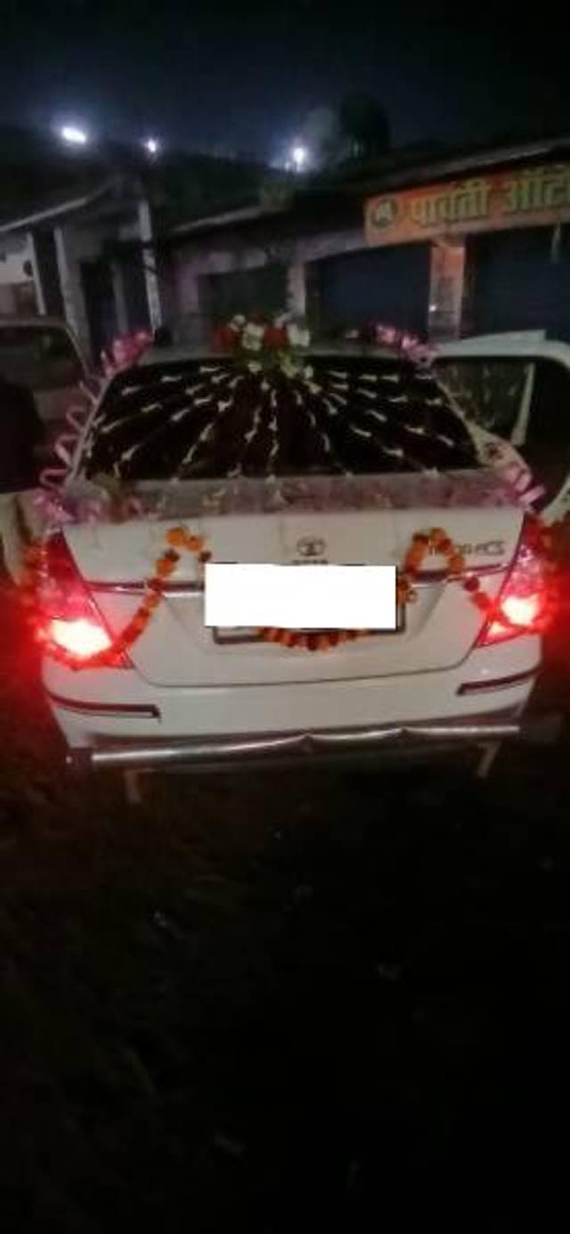 https://images10.gaadi.com/usedcar_image/4614859/original/processed_ad8e9ff0-d612-4ad1-b637-b6a7e2b2d8bf.jpg?imwidth=6400