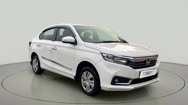 https://images10.gaadi.com/usedcar_image/4614871/original/da447824444b48cb127a070a8d5c60af.jpg?imwidth=6400