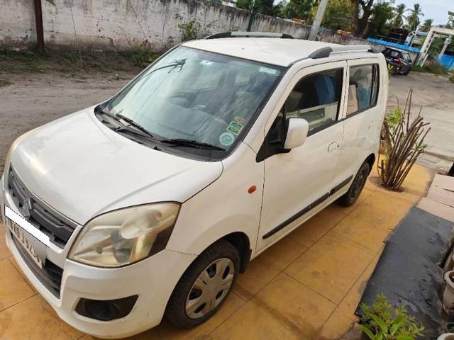 https://images10.gaadi.com/usedcar_image/4614883/original/processed_9ecdb4a8-7c50-4130-8519-adaf8b120823.jpg?imwidth=6400