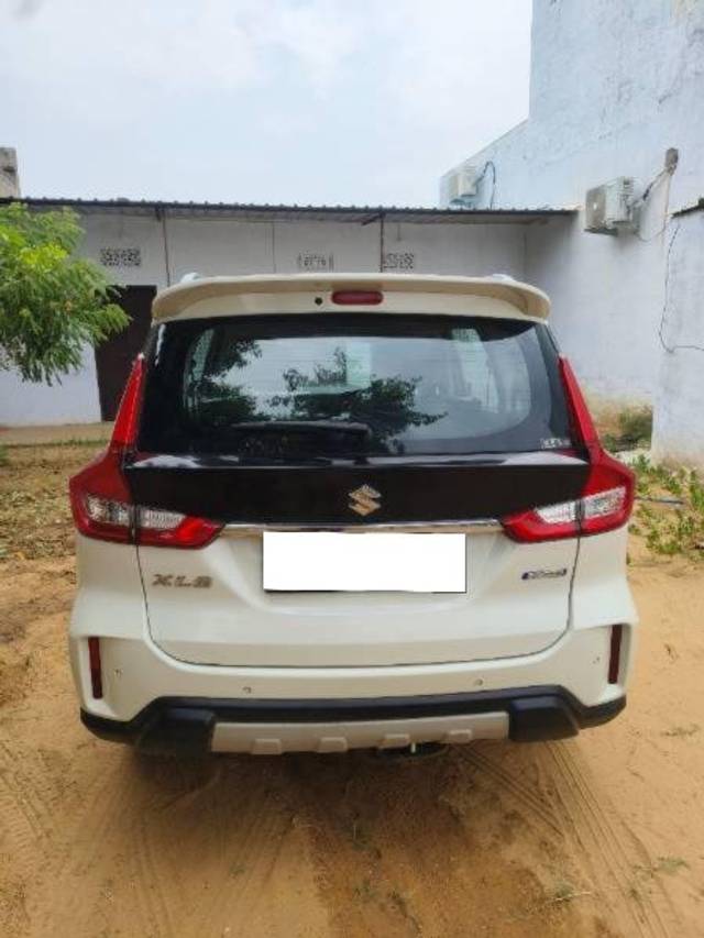https://images10.gaadi.com/usedcar_image/4614916/original/processed_9d8c78b0-1aa8-4f54-b2c5-186b843114ac.jpg?imwidth=6402