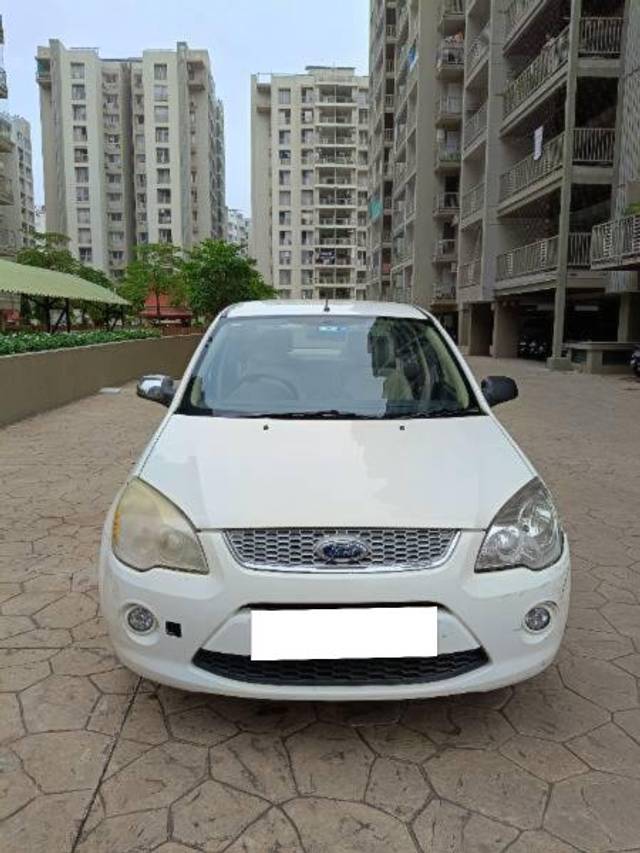https://images10.gaadi.com/usedcar_image/4614921/original/processed_bf0f1b3f-27a4-40ea-a272-fd6ef4bacfbc.jpg?imwidth=6400