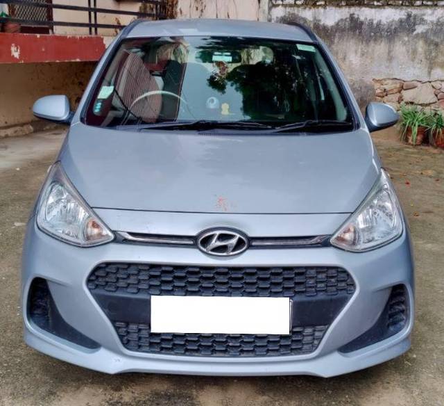 https://images10.gaadi.com/usedcar_image/4614931/original/processed_8fbf630a-ab81-49de-a003-534f23bb1352.jpg?imwidth=6402