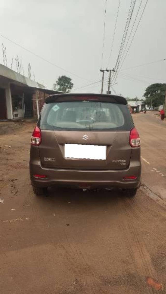 https://images10.gaadi.com/usedcar_image/4614946/original/processed_17215531-8087-488a-9376-99dbb44aaba8.jpg?imwidth=6401