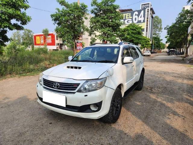 https://images10.gaadi.com/usedcar_image/4614963/original/processed_20f22b01-ef96-4074-9920-337c499cc150.jpg?imwidth=6400