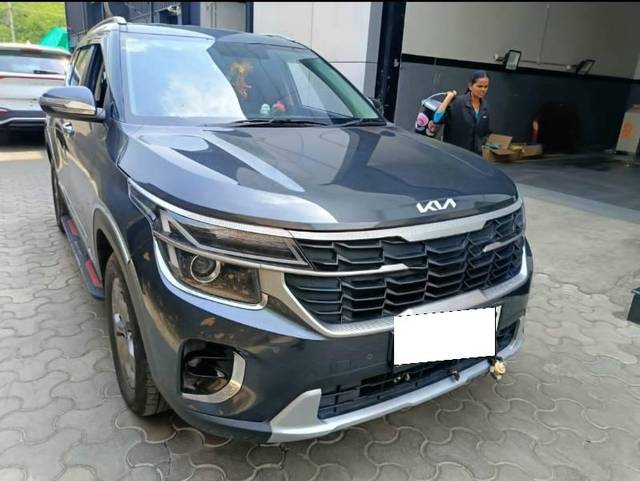 https://images10.gaadi.com/usedcar_image/4614968/original/processed_864cc658-9427-432b-a993-acf057e88fc8.jpg?imwidth=6400
