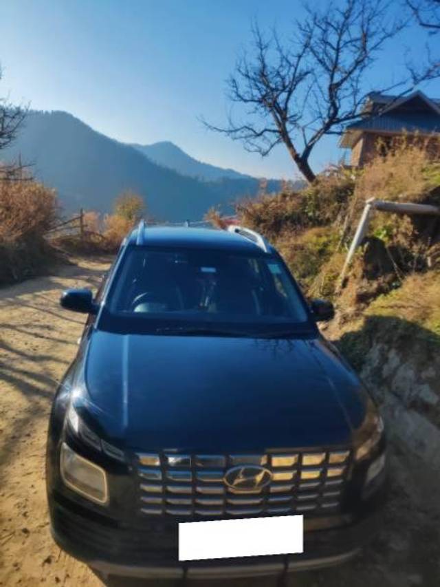 https://images10.gaadi.com/usedcar_image/4615015/original/processed_1d90f0a4-7fc1-41f8-9ef2-a8a255a83573.jpg?imwidth=6402