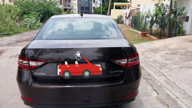 https://images10.gaadi.com/usedcar_image/4615017/original/processed_228552c0-259c-426c-9d97-2d7602103c55.jpg?imwidth=6401