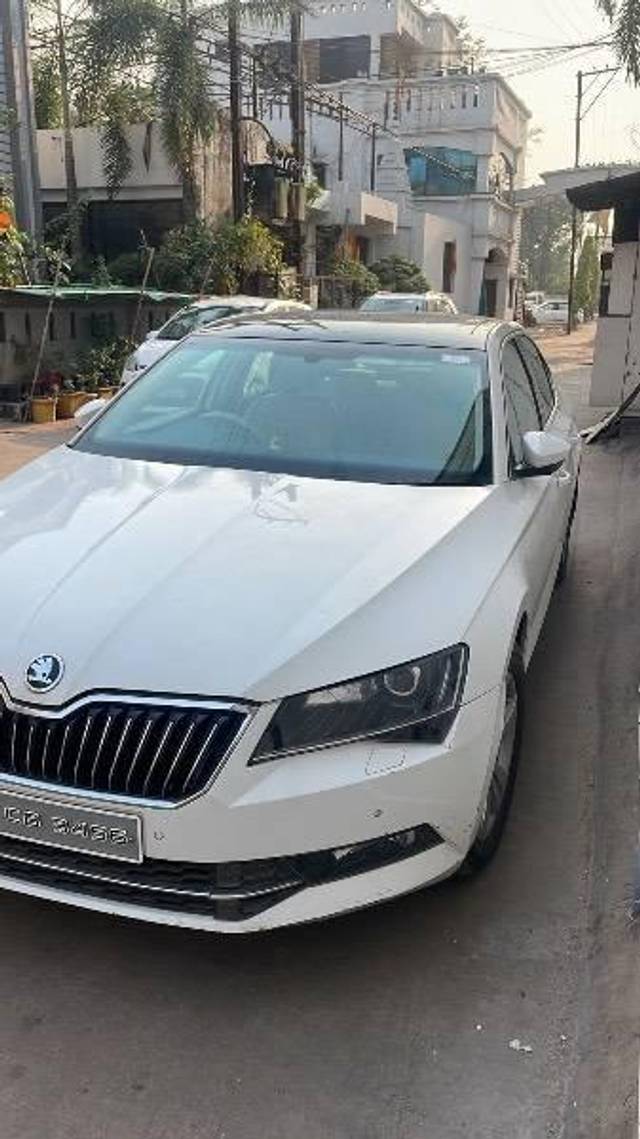 https://images10.gaadi.com/usedcar_image/4615021/original/processed_dd182abd-0848-4a73-a895-1e6e1b118fd6.jpeg?imwidth=6400