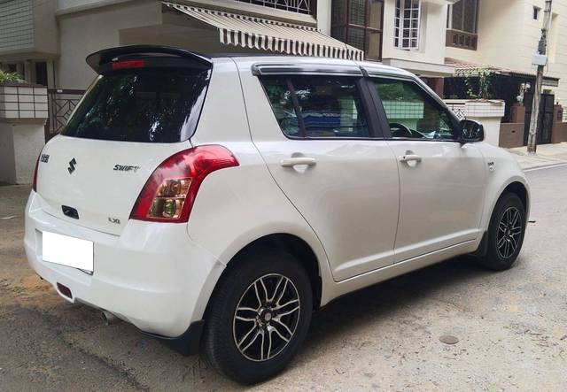 https://images10.gaadi.com/usedcar_image/4615070/original/processed_9296871174596d0f3a999d58111a2fad.jpg?imwidth=6401
