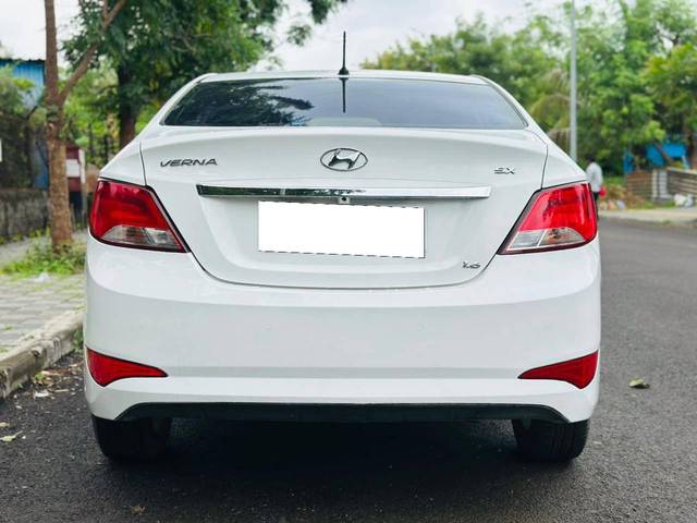 https://images10.gaadi.com/usedcar_image/4615073/original/processed_f38ee4dd-f116-4df5-ba89-16459d30cc2b.jpg?imwidth=6402