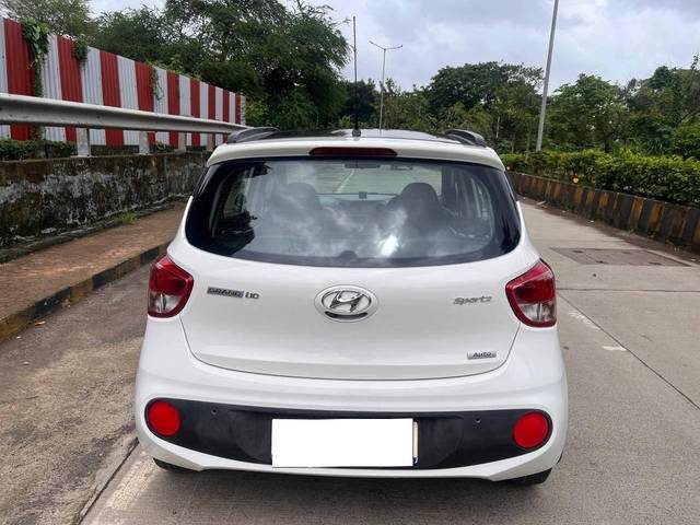 https://images10.gaadi.com/usedcar_image/4615080/original/processed_34e94cf19078a4ac225d262944c49d47.jpg?imwidth=6402