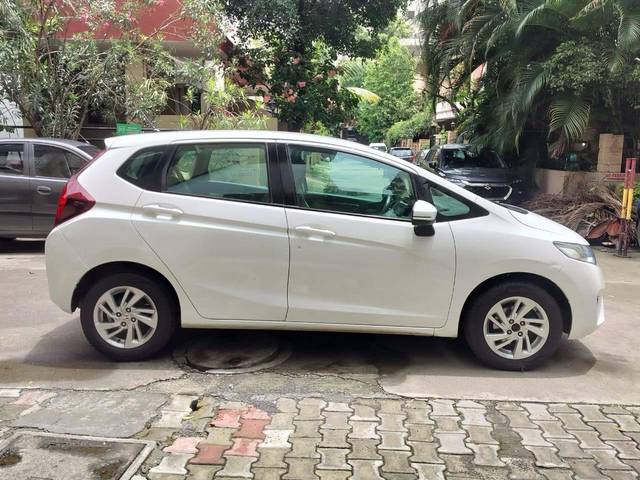 https://images10.gaadi.com/usedcar_image/4615095/original/processed_08101770f7c3341da3fd8f6edaed0294.jpg?imwidth=6401
