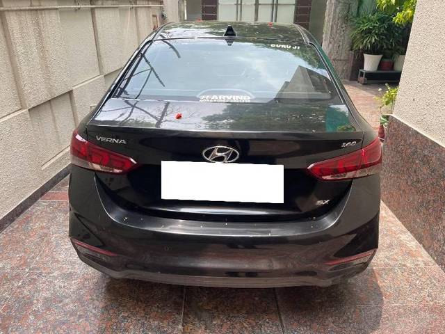 https://images10.gaadi.com/usedcar_image/4615096/original/processed_7b6c036c-fcb8-4da4-befa-a264f57e2fa5.jpg?imwidth=6402