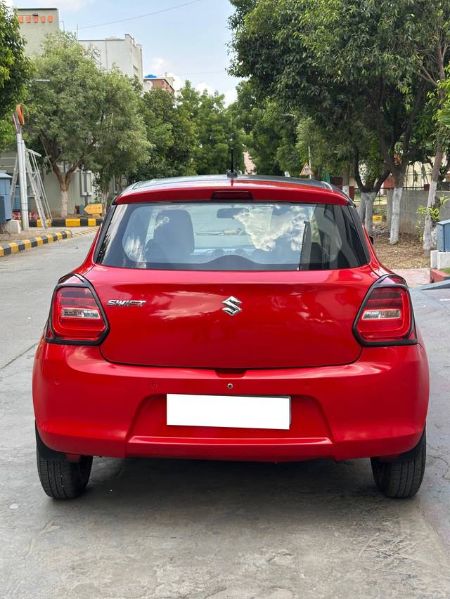 https://images10.gaadi.com/usedcar_image/4615113/original/processed_640f7eda258994eca2ae6ae58fc41ba9.jpg?imwidth=6402