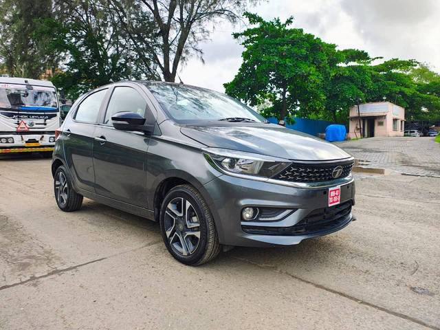 https://images10.gaadi.com/usedcar_image/4615116/original/processed_4b9bd34fe07b285208077132fc48f450.jpg?imwidth=6400