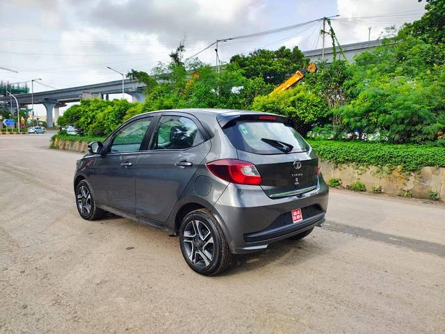 https://images10.gaadi.com/usedcar_image/4615116/original/processed_8f2d08ec3f8484a39b58d7e2bf7b5a4f.jpg?imwidth=6402