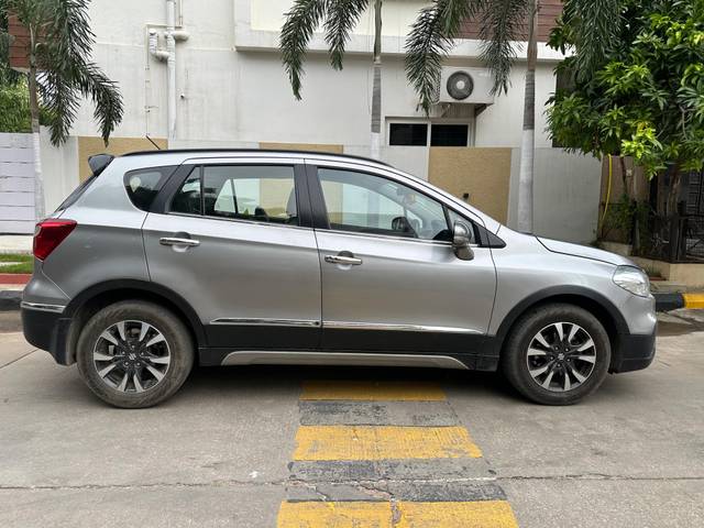 https://images10.gaadi.com/usedcar_image/4615118/original/9eff66556273cb277c549f8d29de0958.jpg?imwidth=6401
