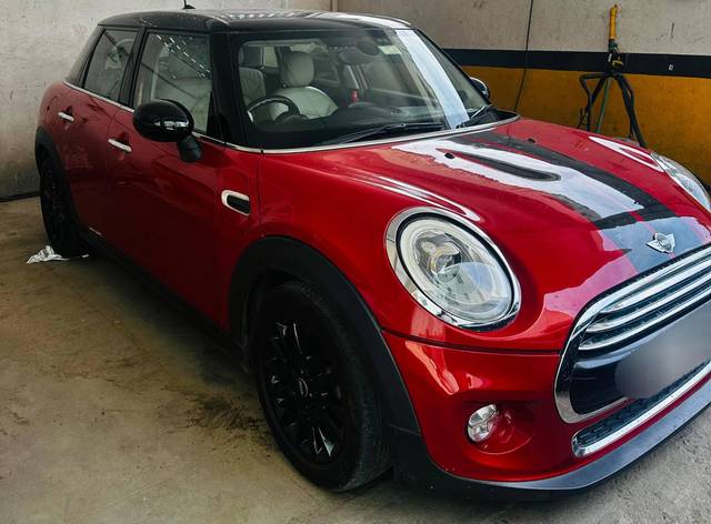 https://images10.gaadi.com/usedcar_image/4615183/original/processed_5cc4907c67946f7374b85acaf0c7cc6a.jpg?imwidth=6400