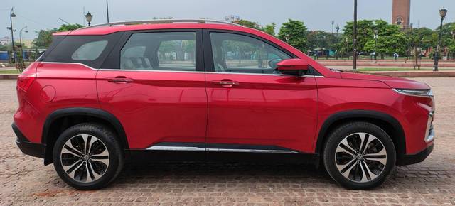 https://images10.gaadi.com/usedcar_image/4615194/original/processed_6a76ca81b0d861a2cf6d266a8e760068.jpg?imwidth=6401