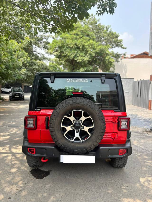 https://images10.gaadi.com/usedcar_image/4615197/original/processed_211ff319d658019be834ad02b8d39f79.jpg?imwidth=6401