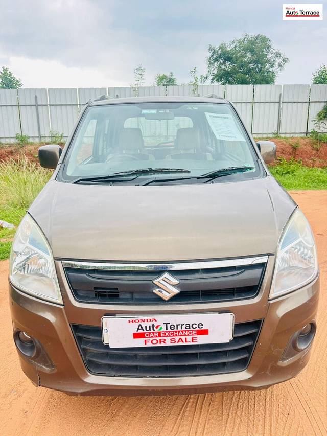 https://images10.gaadi.com/usedcar_image/4615206/original/347a3cfc90d49f49e65982d29b7266bd.jpg?imwidth=6400