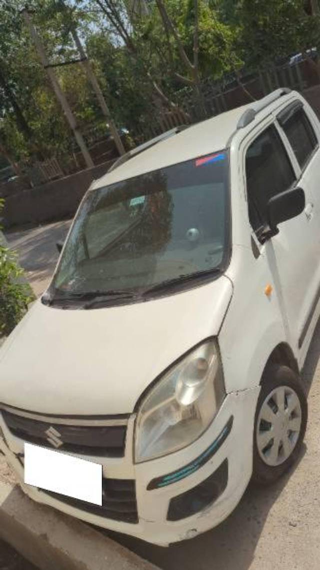 https://images10.gaadi.com/usedcar_image/4615207/original/processed_0ce16e2d-17ea-4082-8f5c-a38f33069177.jpeg?imwidth=6400
