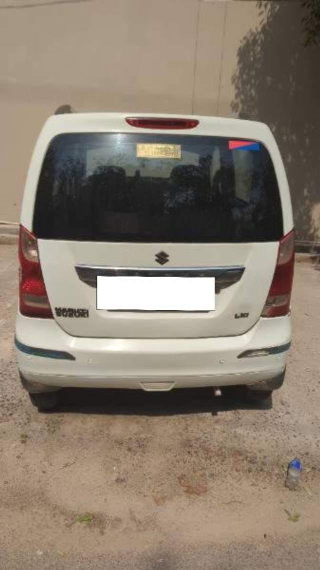https://images10.gaadi.com/usedcar_image/4615207/original/processed_dcdbda19-1060-402f-8d27-7ba44dd6181b.jpeg?imwidth=6401