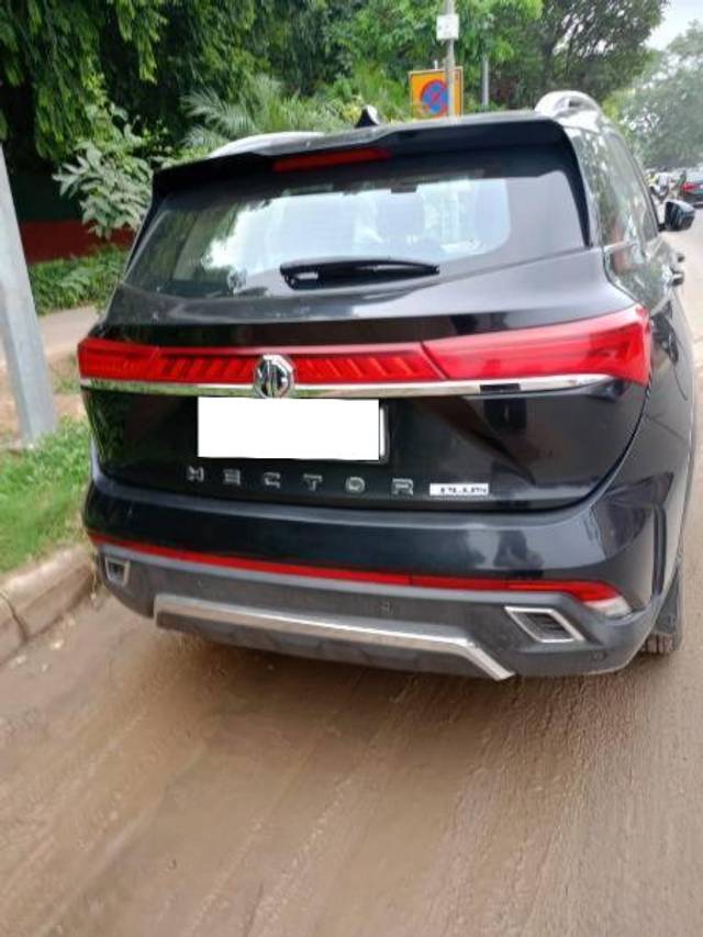 https://images10.gaadi.com/usedcar_image/4615214/original/processed_02e54037-3518-4af1-afe7-6c80519e671f.jpeg?imwidth=6401