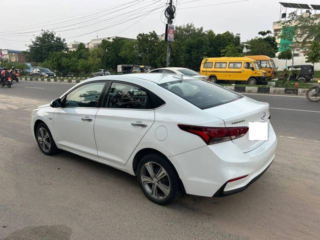 https://images10.gaadi.com/usedcar_image/4615221/original/processed_2f684eb5299a531751cadc1cc67a3d69.jpg?imwidth=6402