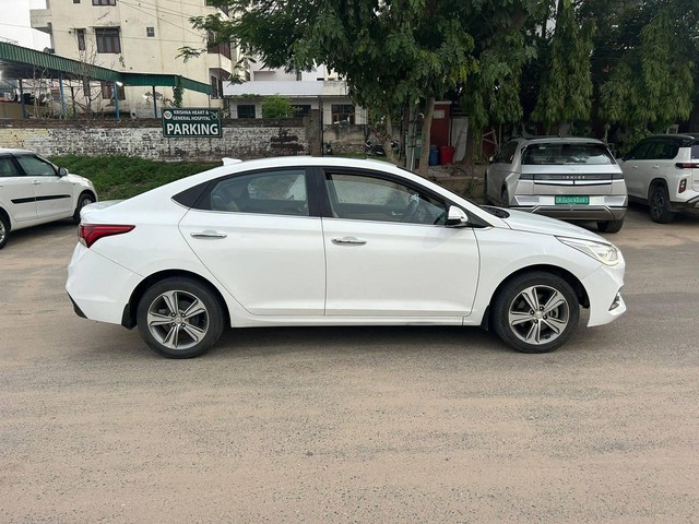 Second-hand 2019 Hyundai Verna CRDi 1.6 AT SX for sale in Jaipur-3