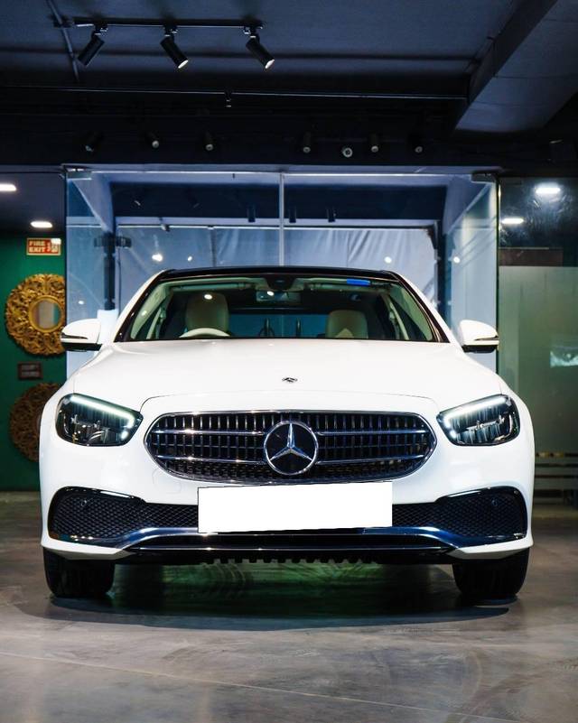 https://images10.gaadi.com/usedcar_image/4615228/original/processed_aa6aac3e381004c0a3bd2f14d1f1e12e.jpeg?imwidth=6402