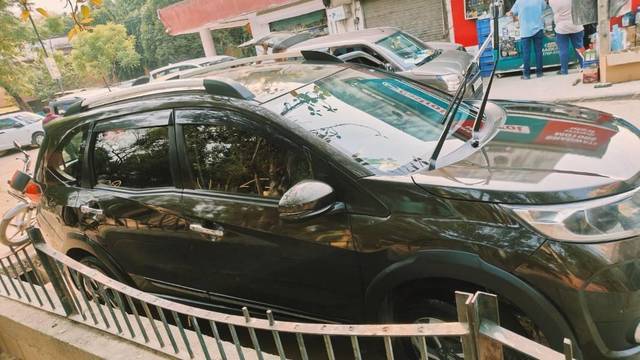 https://images10.gaadi.com/usedcar_image/4615234/original/processed_c4fb63d7-5f95-4779-a1ff-f3d91386448d.jpg?imwidth=6400