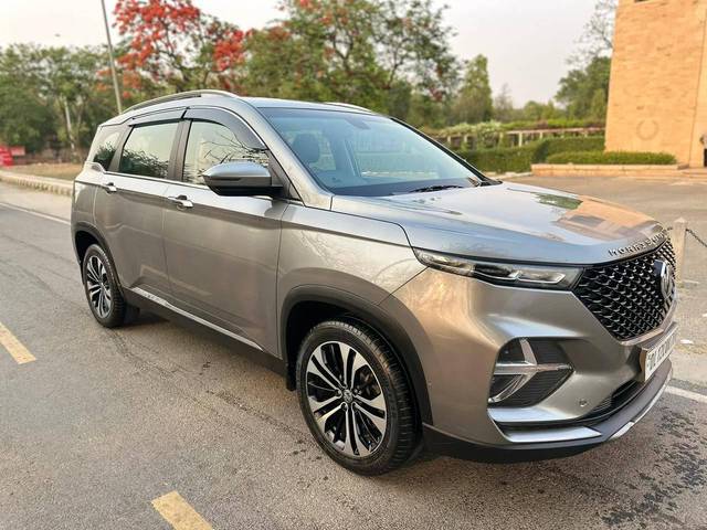 https://images10.gaadi.com/usedcar_image/4615243/original/processed_4f98ab4000063c72cc8f765821f423d8.jpg?imwidth=6400
