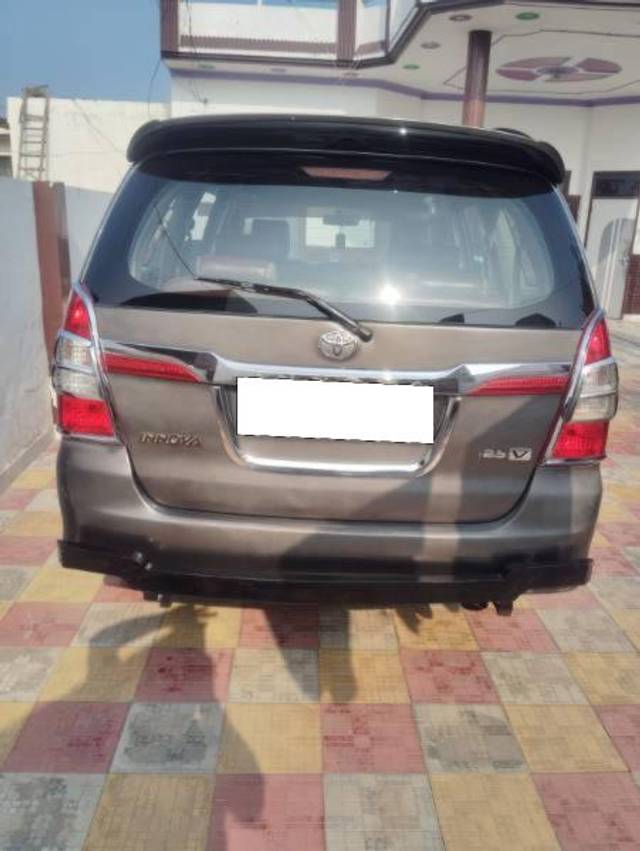 https://images10.gaadi.com/usedcar_image/4615244/original/processed_2c75866d-cb2e-4a6b-962e-f492e4bd4998.jpg?imwidth=6401