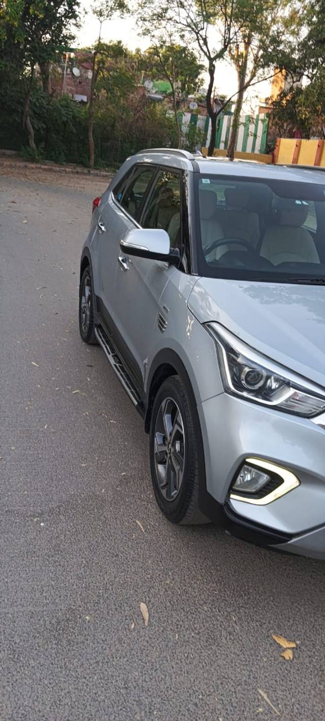 https://images10.gaadi.com/usedcar_image/4615246/original/2b8ebff7f934a0dd409de1da5ea911a6.jpeg?imwidth=6402