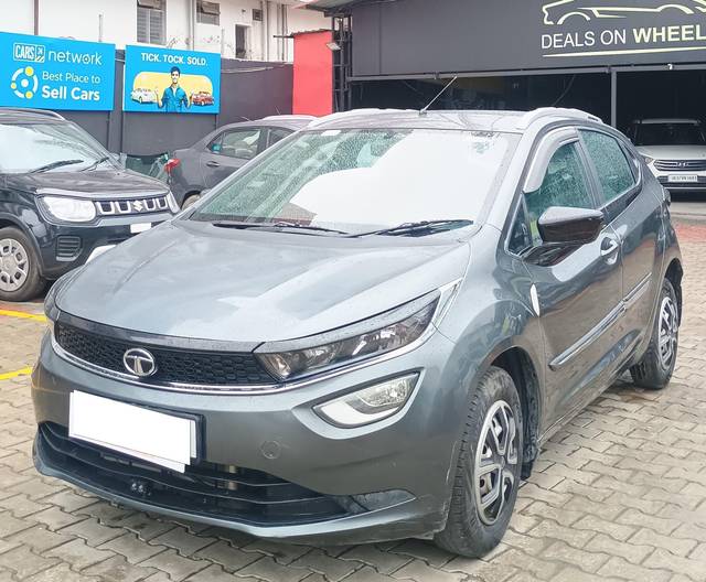 https://images10.gaadi.com/usedcar_image/4615249/original/processed_d8d98556-ece2-4cfb-bb14-342d37d8e965.jpg?imwidth=6402