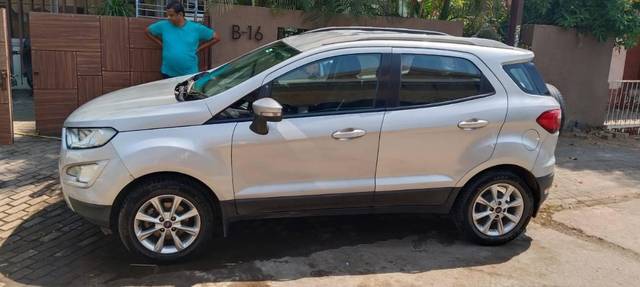 https://images10.gaadi.com/usedcar_image/4615257/original/processed_16f3f303-01bc-4d84-a43d-a8a297a4361f.jpeg?imwidth=6402