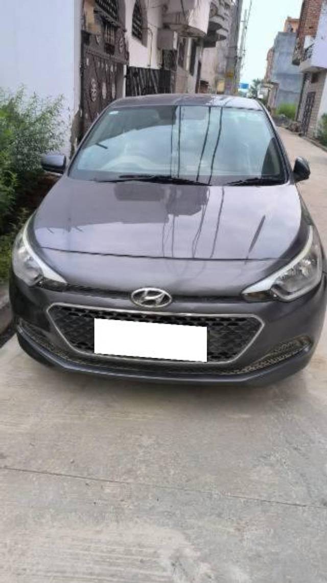 https://images10.gaadi.com/usedcar_image/4615265/original/processed_d260e397-3cd0-4565-8c73-4a3cd512f59c.jpeg?imwidth=6402