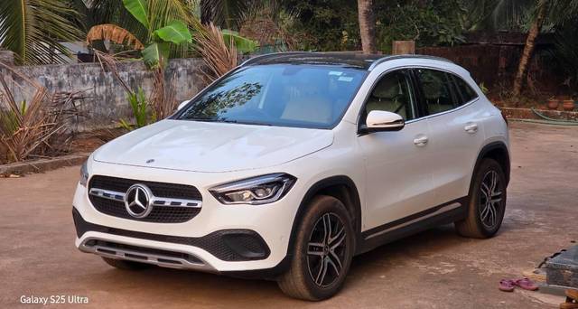 https://images10.gaadi.com/usedcar_image/4615266/original/processed_2be15a6e-b15e-4da1-94d4-05ed51431428.jpg?imwidth=6401