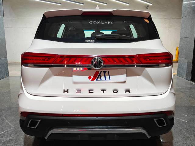 https://images10.gaadi.com/usedcar_image/4615272/original/processed_29b87ff285f517ee5418004f80370fed.jpg?imwidth=6402
