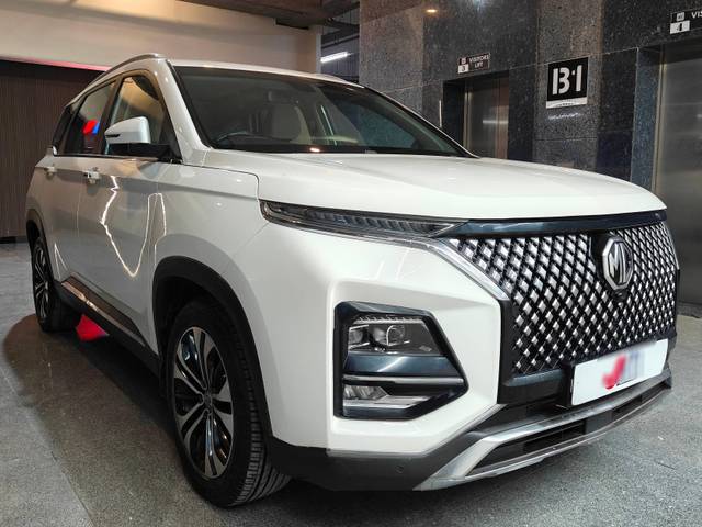 https://images10.gaadi.com/usedcar_image/4615272/original/processed_7c01e121ad0a73fb808ed22eff22b5e0.jpg?imwidth=6400