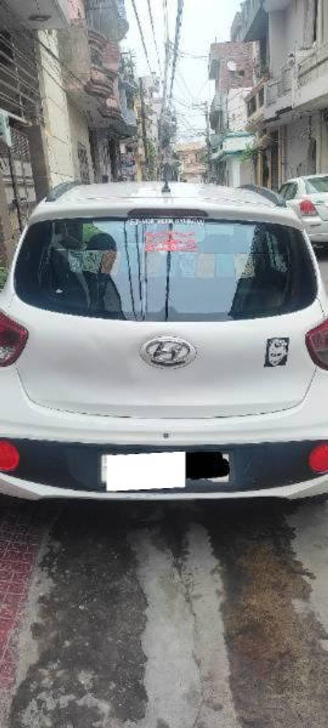 https://images10.gaadi.com/usedcar_image/4615329/original/processed_94793b10-247f-424d-8784-f349db120db0.jpg?imwidth=6401